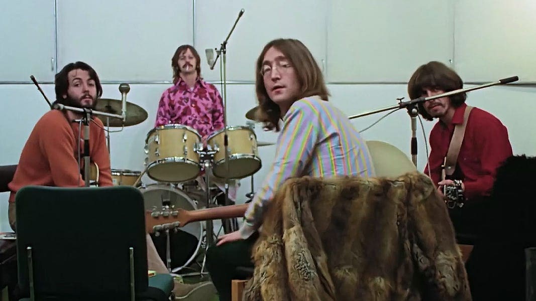 Året er 1969 og Beatles har ikke spilt en konsert på tre år. Plutselig endrer noe seg i måten de samarbeider på, noe som en måned senere fører til en legendarisk konsert og etterhvert også to album. Hva kjennetegner måten de jobbet sammen på og hva kan vi lære av de?